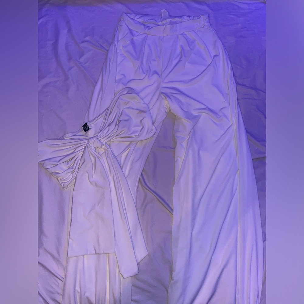 Windsor White Two Piece Set